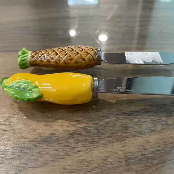 New with Tags Attached 2-Piece Set Butter Knives - Picture 7 of 7